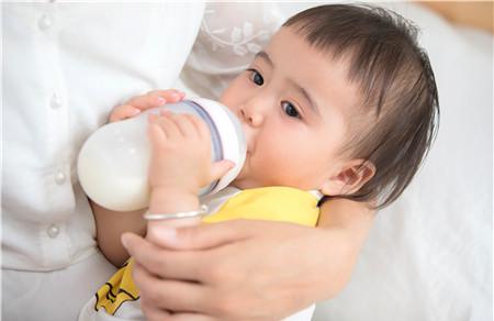 腦癱寶寶會一直吃奶無力嗎