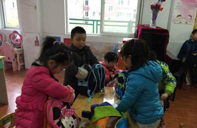 整理小书包大班教案