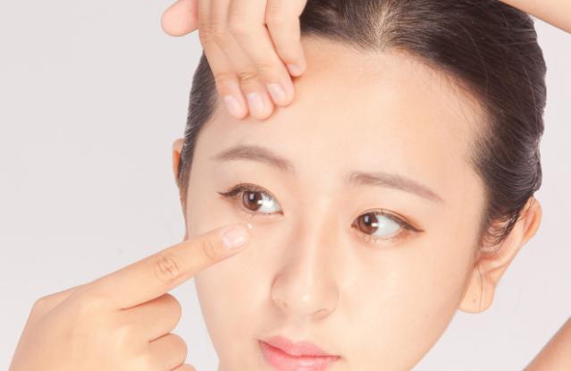 美瞳眼镜是什么垃圾 废旧隐形眼镜美瞳属于有害垃圾吗
