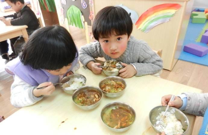 小班健康不挑食教案