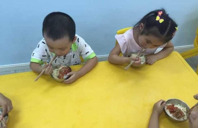 小班不挑食健康教案