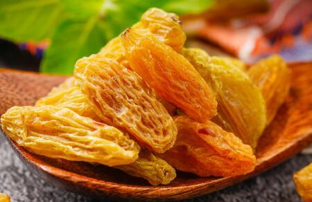 孕妇一天中什么时候吃葡萄干最好