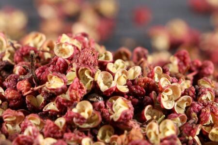 花椒桂圆艾绒敷肚脐有什么作用