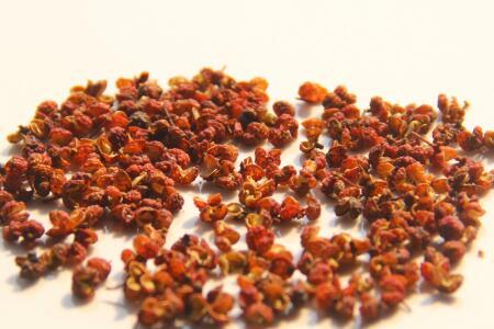 花椒桂圆艾绒敷肚脐副作用