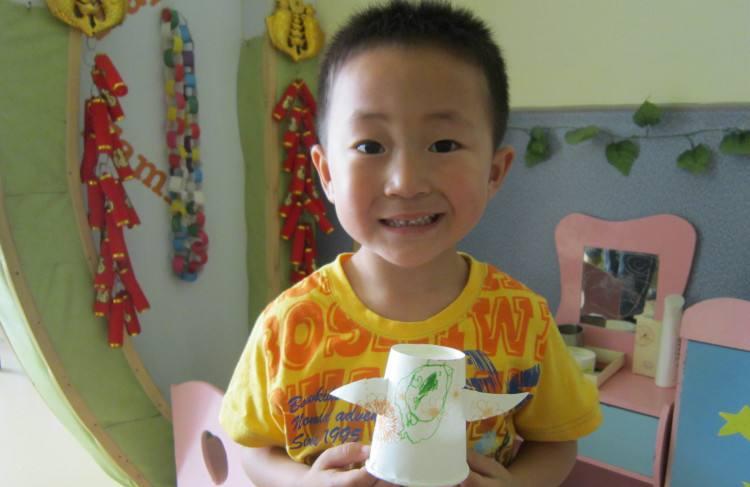 小班彩纸飘飘教案