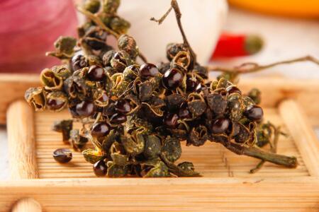 花椒泡酒治关节疼配方