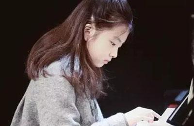 免费体验一对一钢琴学习，名额有限，先到先得！