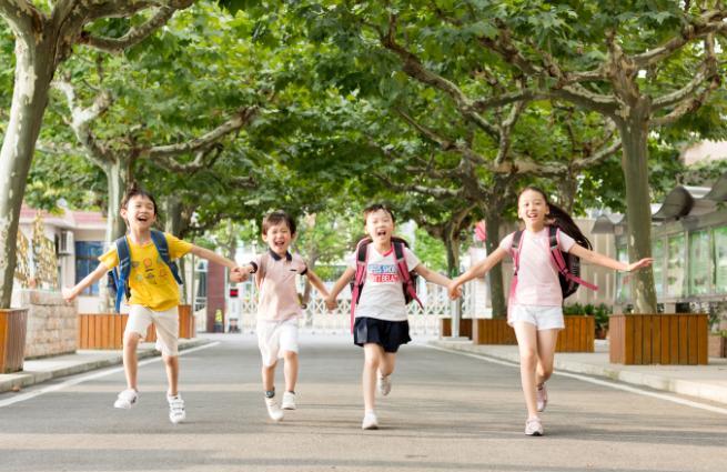 小学开学典礼秋季班主任发言稿 小学开学典礼秋季教师代表发言