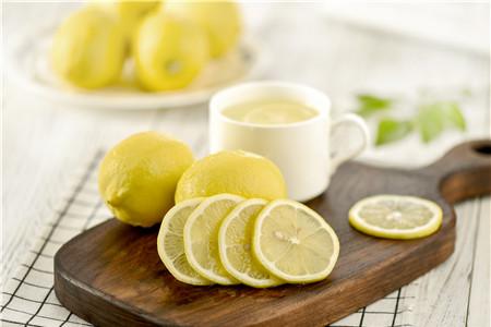 床头放柠檬有助于孩子长高吗