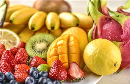 小孩咳嗽能不能吃水果 小孩咳嗽可以吃哪些水果