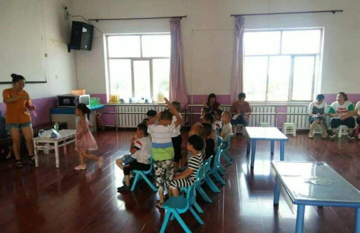 大班花宝宝笑了教案