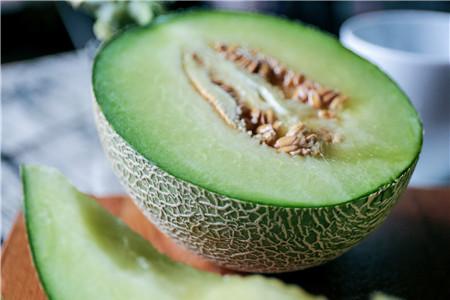哈密瓜绿色肉能吃吗
