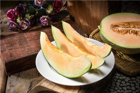 哈密瓜坏了一点还能吃吗