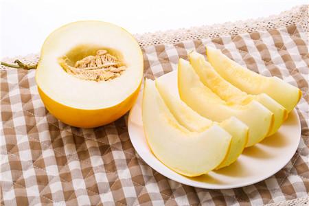 哈密瓜表皮发霉还能吃吗