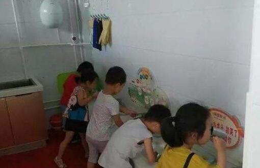 我会漱口小班健康教案