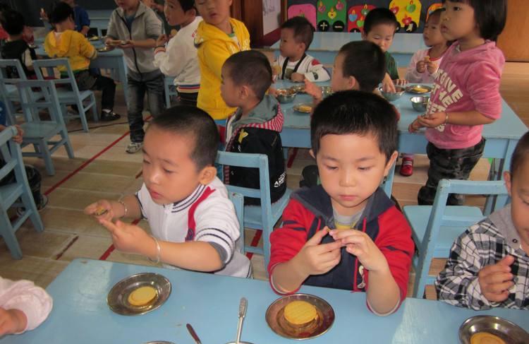 小班夹心饼干教案