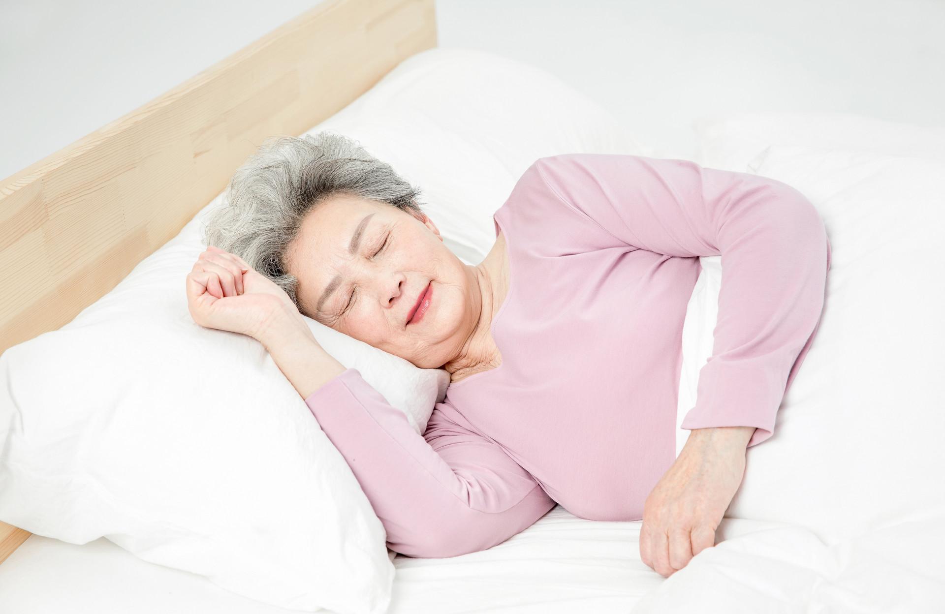 人体各年龄段睡眠时间表 告诉你睡多少时间刚好