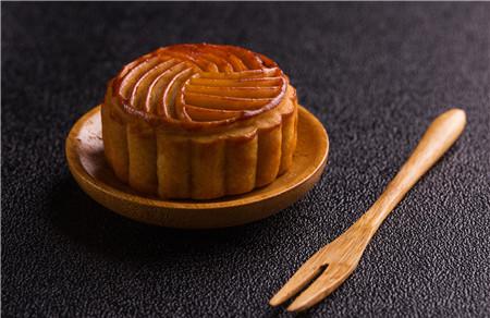 五仁月饼可以和柿子一起吃吗
