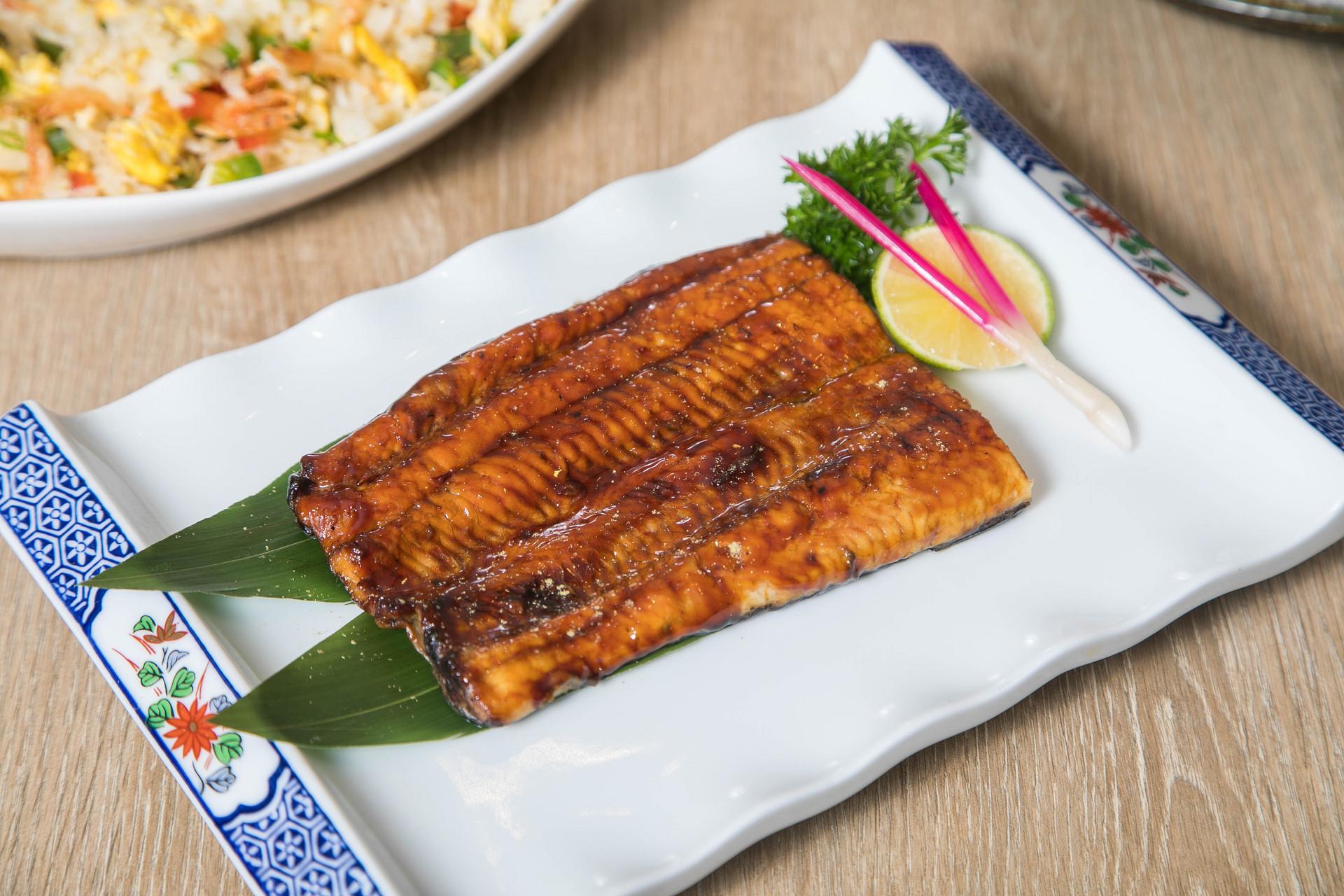 鳗鱼不能和什么一起吃