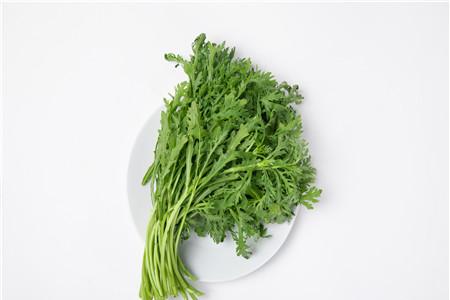 茼蒿包饺子用焯水吗