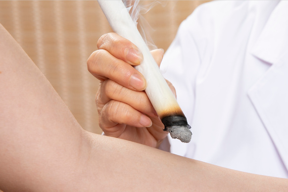 女性宫寒艾灸腹部一般灸多久