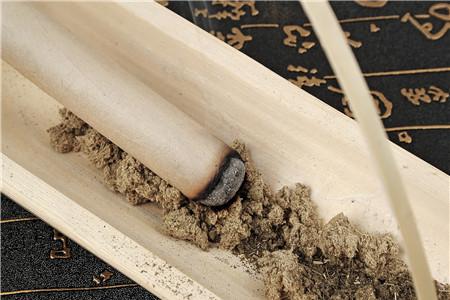 艾叶灰加醋的神奇功效