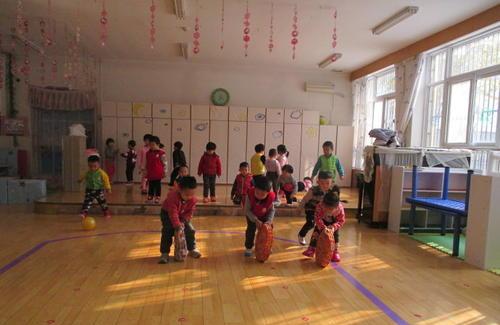 幼儿园健康我会骨碌碌教案