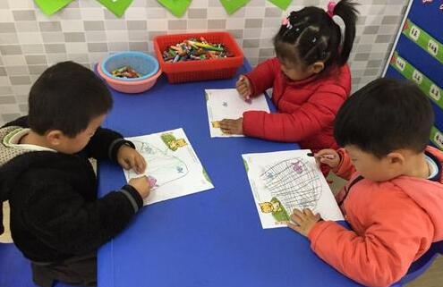 幼儿园美术教案网鱼