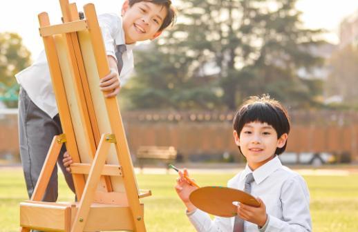 如何培养孩子画画的兴趣爱好 幼儿绘画兴趣的培养