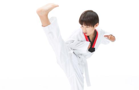 小孩学跆拳道会长不高吗