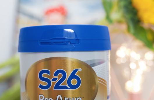宝宝告别“便秘”如何选择口粮？比a2白金配方奶粉更合适的居然是它！