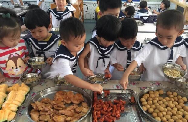 小班健康我会自己吃饭教案