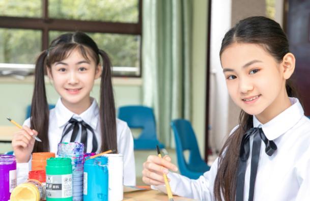 兒童學(xué)油畫幾歲合適 兒童油畫什么時(shí)候?qū)W比較好