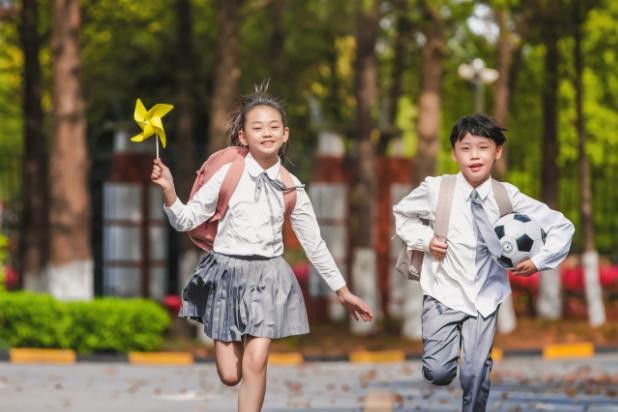 7周岁入学属于超龄儿童吗