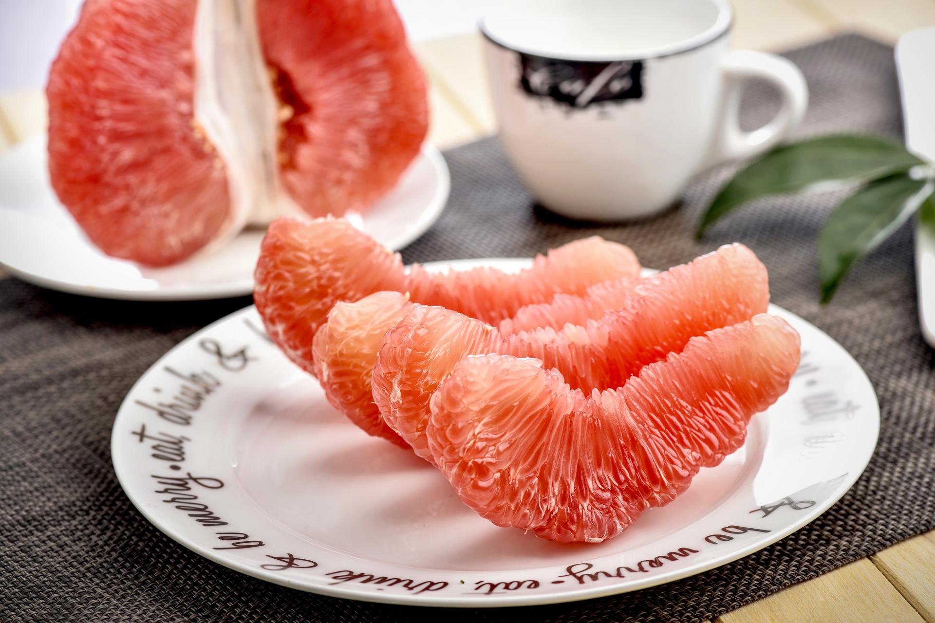 三红柚甜还是红心柚甜