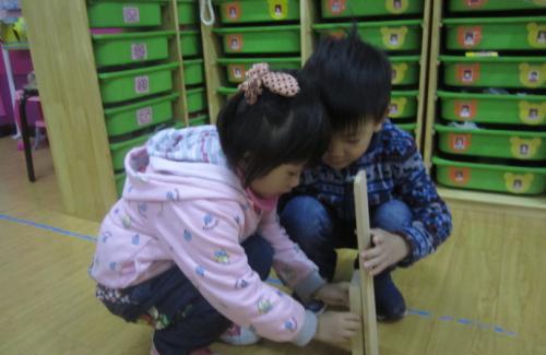 中班游戏小猪盖房子教案