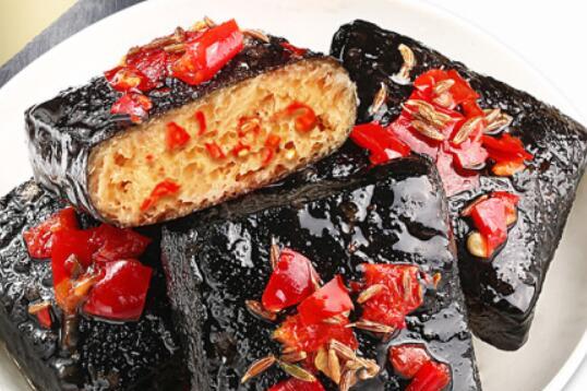 臭豆腐汤汁怎么熬的 臭豆腐调料汁怎么做