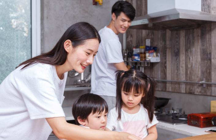 父母太節(jié)約對孩子的影響