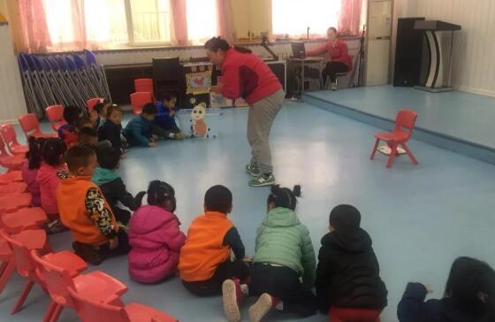 幼儿园大班大熊的拥抱节教案