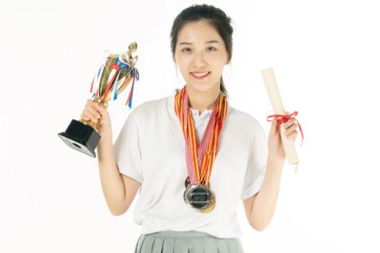 奖学金申请自我鉴定怎么写 奖学金申请自我鉴定思想上生活上