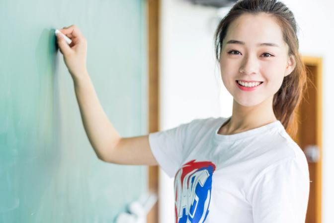 大学助学金申请书格式范文 大学助学金申请书怎么写