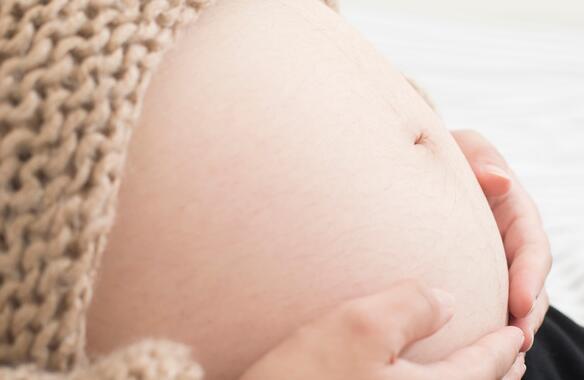 孕晚期肚子像来月经一样疼是怎么回事