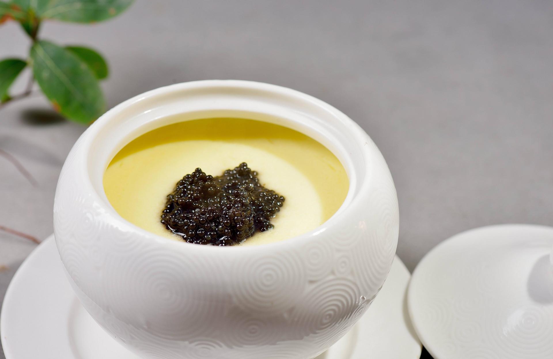 鱼子酱黑色与红色区别