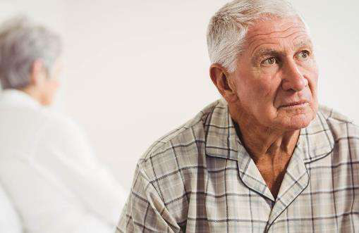 尿痛是怎么回事？尿刺痛是怎么回事？中老年人更需关爱