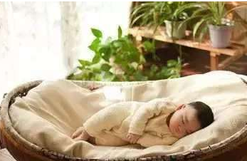 婴儿湿疹应该怎么办，新手宝妈该怎么做。