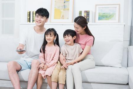 二岁宝宝可以看电视吗