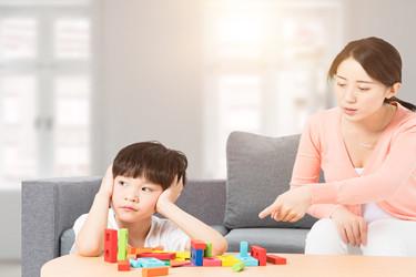 2岁宝宝出现哪种行为是叛逆的表现