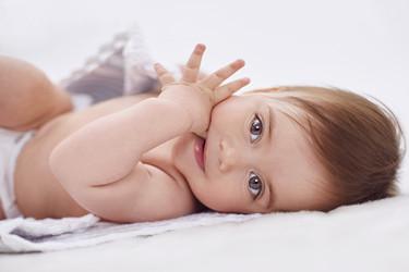 娃头顶“2个旋”说明倔吗