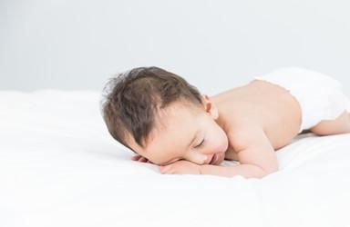 宝宝不同睡姿有哪些影响