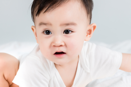 新生儿尿不湿的正确穿法